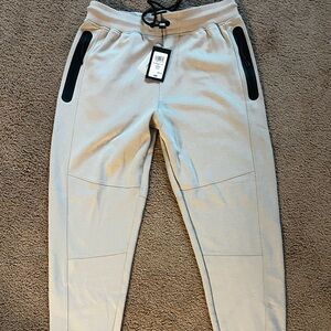 CSG Men’s Cream Jogger Pants & Express mens Tshirt NWT set – Size L – NWT